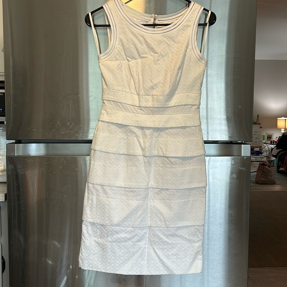 White House Black Market Dress. Size 00. White.